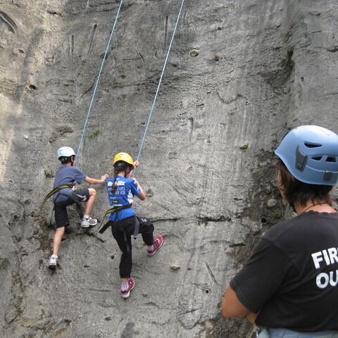 Rockclimbing/abseiling wall