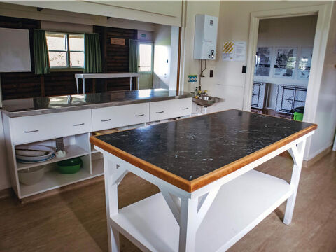 Pirongia Forest Park Lodge Kitchen