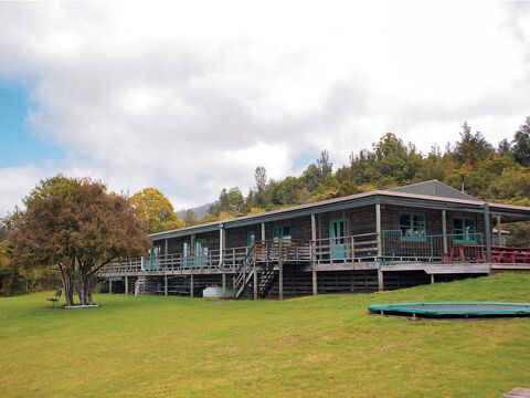 Pirongia Forest Park Lodge Outside
