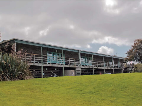 Pirongia Forest Park Lodge Outside
